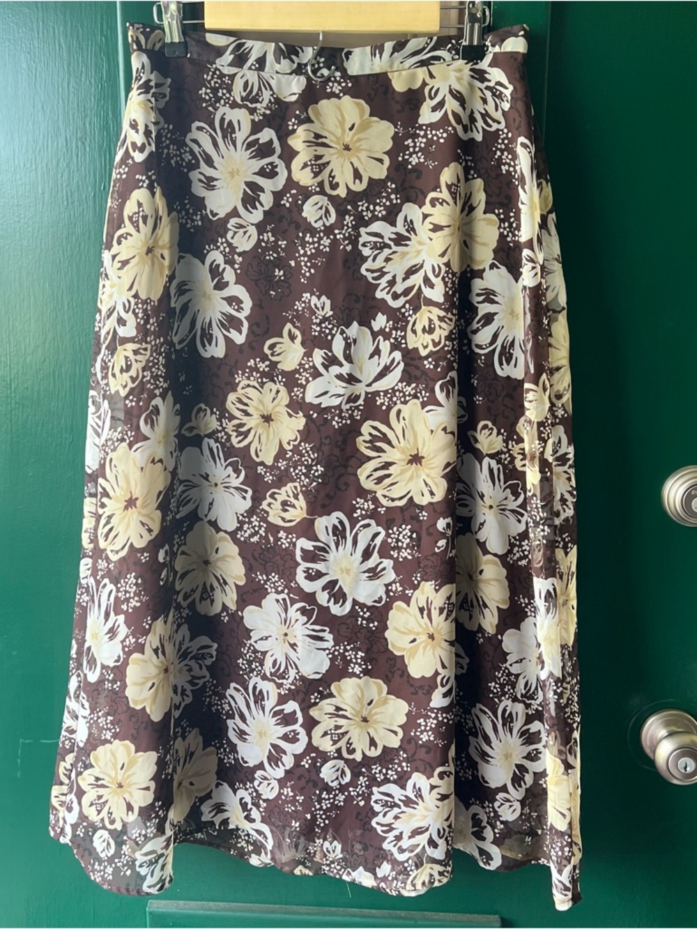 Vintage-Inspired Brown Floral A-Line Skirt with Cream Blooms
